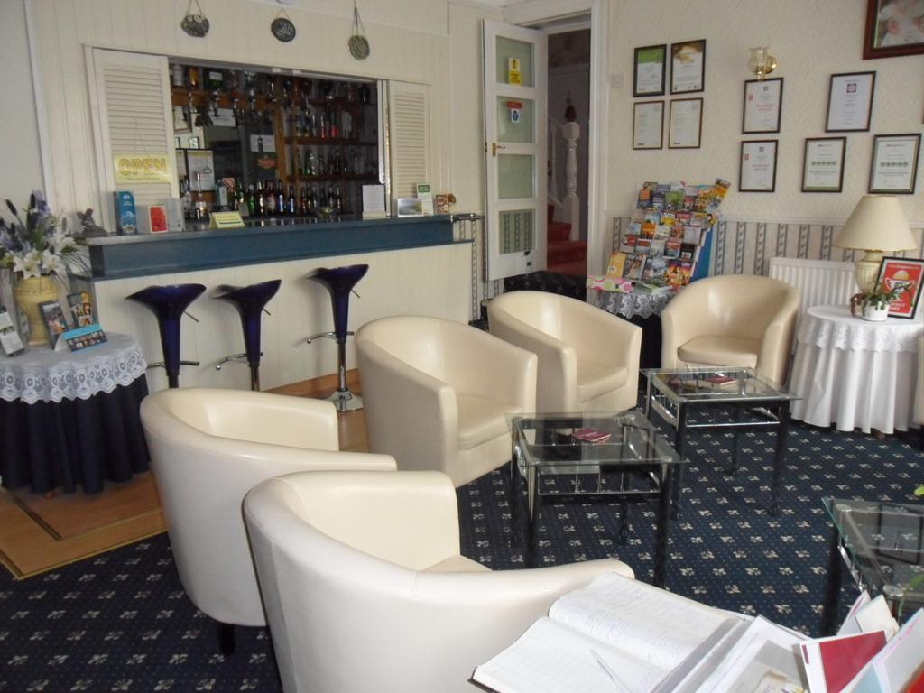 Crimdon Dene Hotell Torquay Exteriör bild